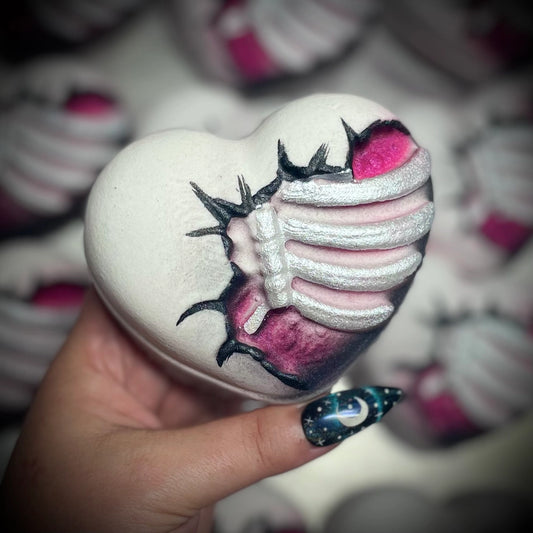 LOVE HURTS BATH BOMB